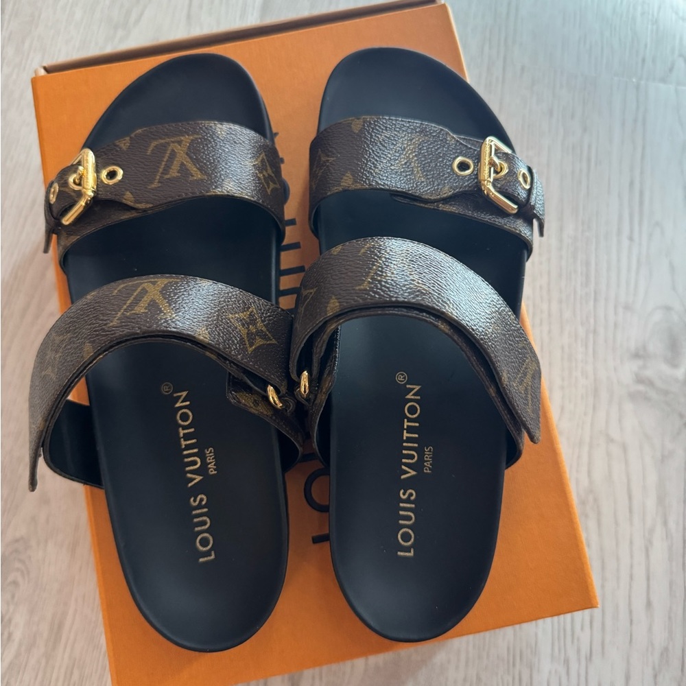 Louis Vuitton Bom Dia Flat Comfort Mule.